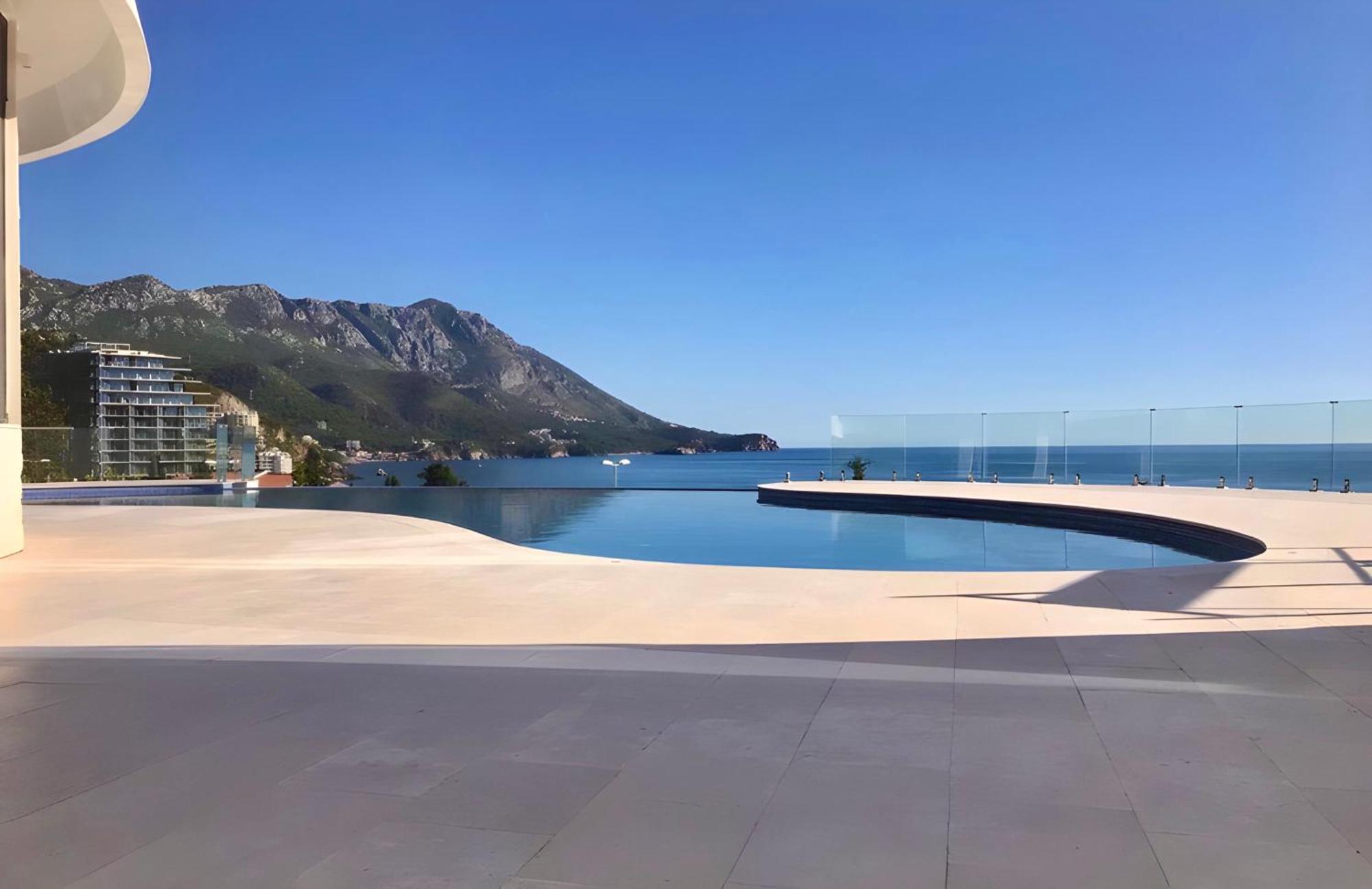 Luxe Beachfront In Becici With Pool *